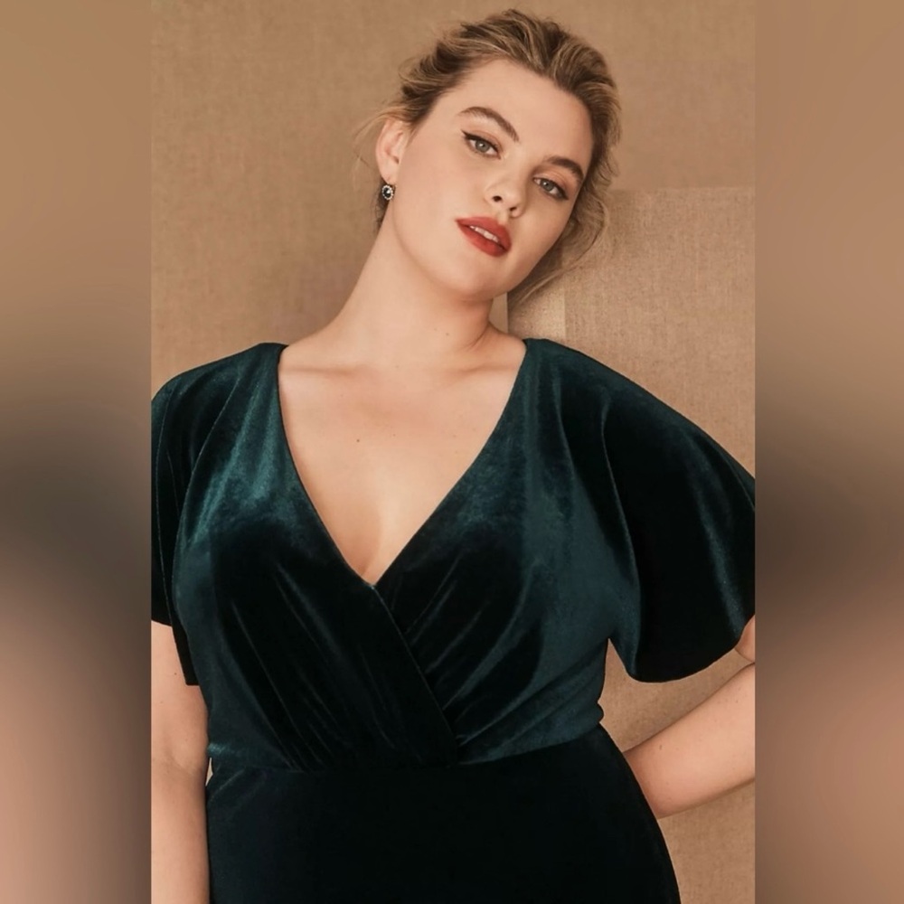 Jenny Yoo Backless Velvet Gown in Deep Green - Picture 4 of 8